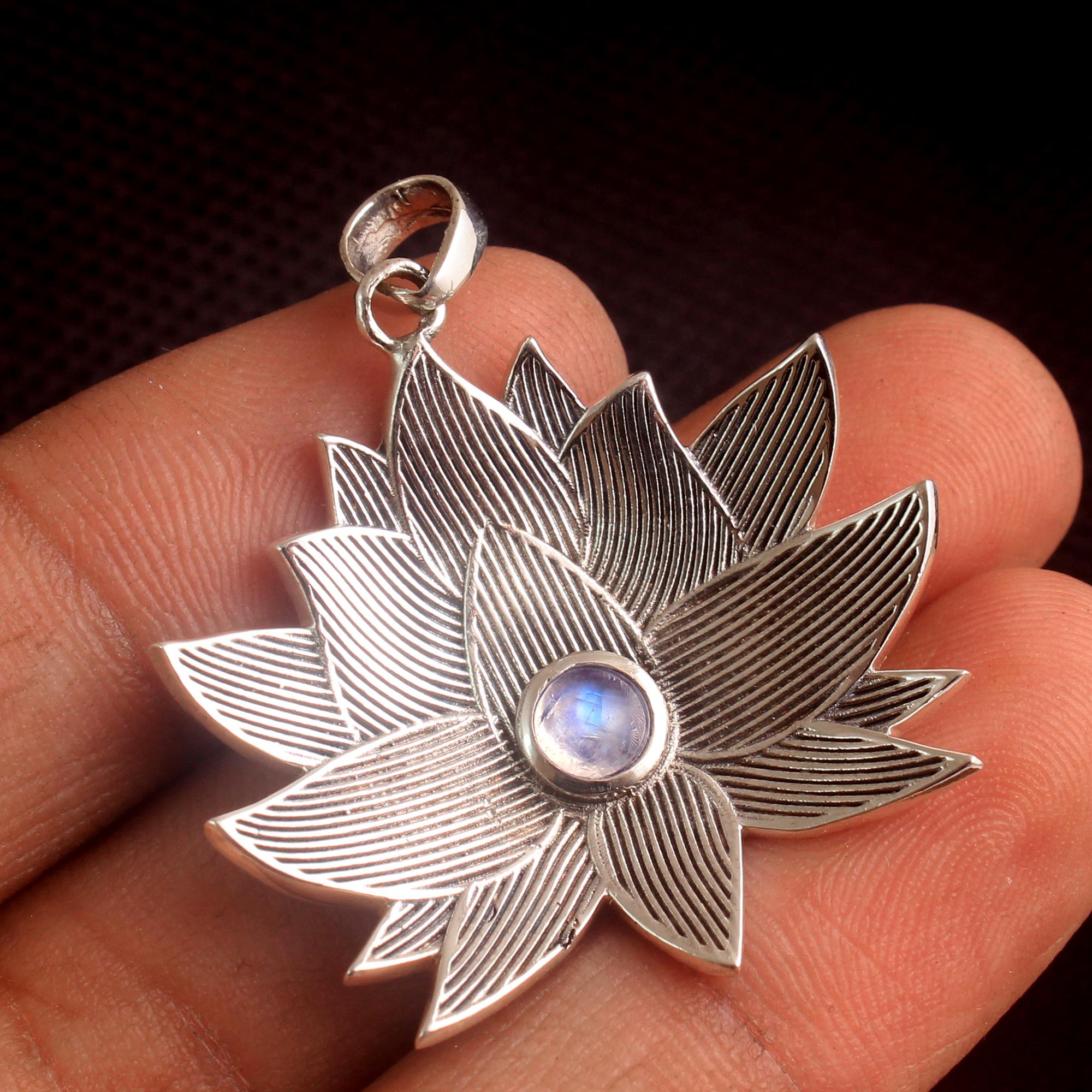 Ларимар Лунный Камень Лотос Подвеска Твердые Стерлингового Серебра 925 Изысканные Ювелирные Изделия Женский Подвеска белый
Ларимар Лунный Камень Лотос Подвеска Твердые Стерлингового Серебра 925 Изысканные Ювелирные Изделия Женский Подвеска белый