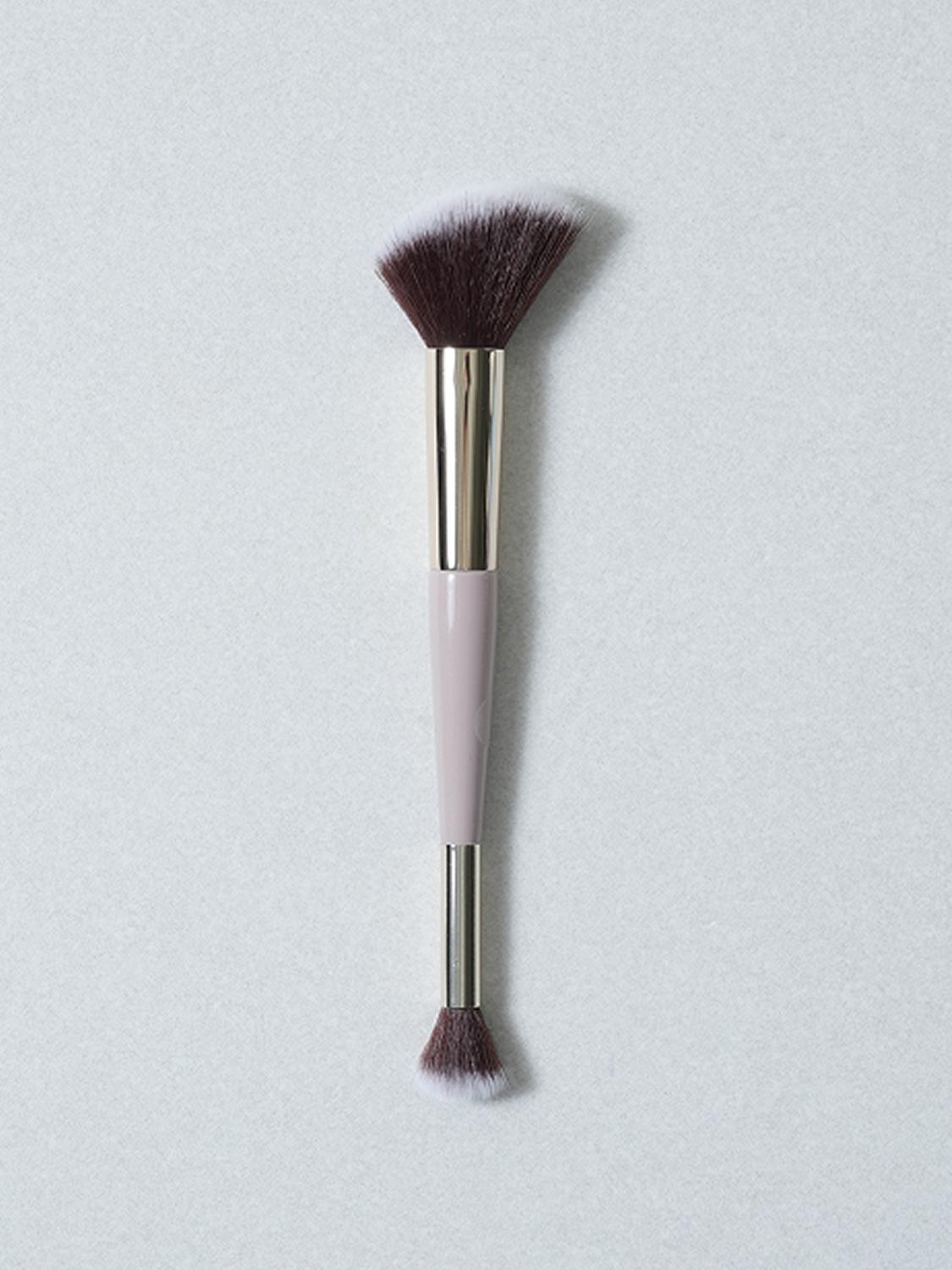 Dual-Ended Contour & Blending Makeup Brush 1ea
Dual-Ended Contour & Blending Makeup Brush 1ea