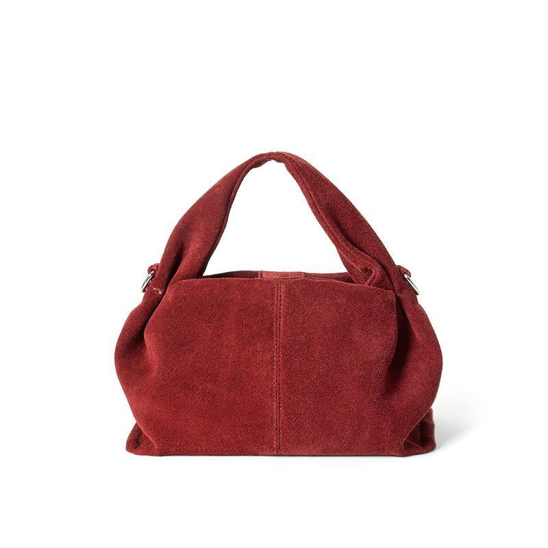 Cowhide handbag 2025 new niche design simple versatile bag high-end retro handbag messenger women s bag 23.5*14*22 красный
Cowhide handbag 2025 new niche design simple versatile bag high-end retro handbag messenger women s bag 23.5*14*22 красный