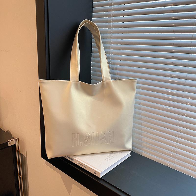 2024 autumn and winter large-capacity bags, fashionable tote bags, high-value new Chinese-style versatile shoulder commuter bags, new trendy белый
2024 autumn and winter large-capacity bags, fashionable tote bags, high-value new Chinese-style versatile shoulder commuter bags, new trendy белый