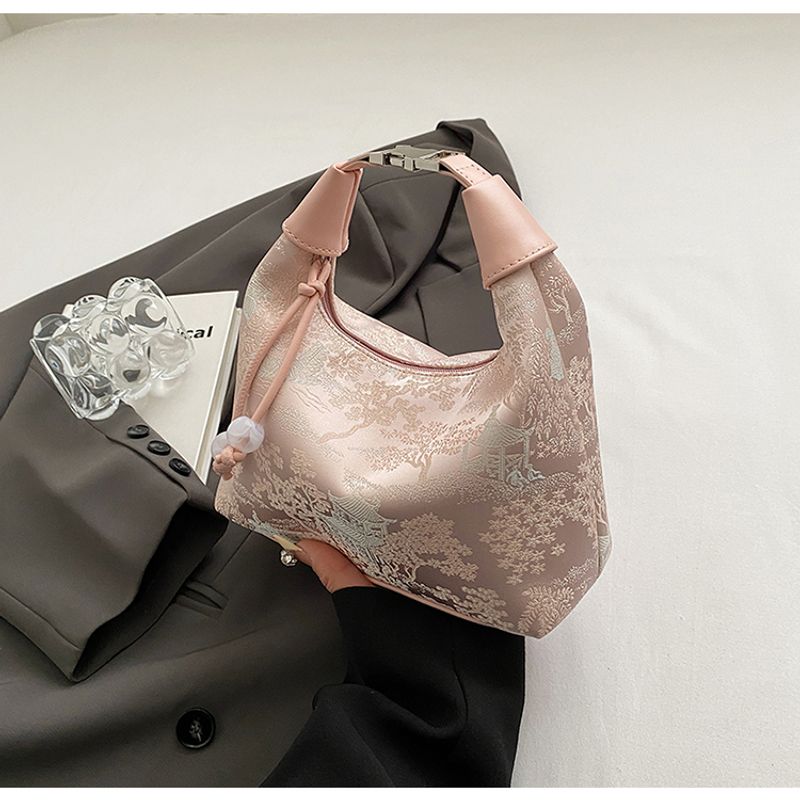 Женский летний нишевый стиль, необычная вышивка на плече Pink
Женский летний нишевый стиль, необычная вышивка на плече Pink