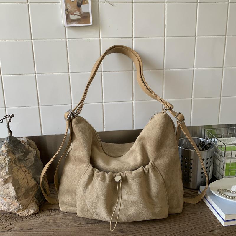 Premium bag women s 2025 new backpack shoulder bag large capacity tote bag multi-functional messenger bag
Premium bag women s 2025 new backpack shoulder bag large capacity tote bag multi-functional messenger bag