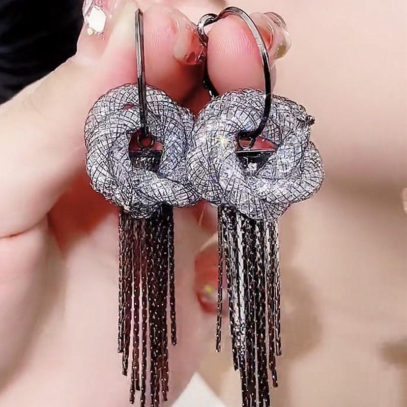 Серьги с цирконом, цветочные цветы, богатые шикарные серьги, серебряные иглы, тяжелая промышленность, индивидуальные, темпераментные, женские серьги с кисточками
Серьги с цирконом, цветочные цветы, богатые шикарные серьги, серебряные иглы, тяжелая промышленность, индивидуальные, темпераментные, женские серьги с кисточками