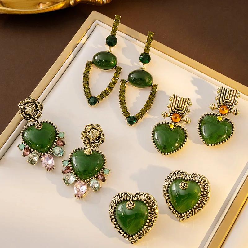 Silver needle mid-ancient emerald water drop earrings elegant Delicate Sweet Emerald Girls Party Jewelry
Silver needle mid-ancient emerald water drop earrings elegant Delicate Sweet Emerald Girls Party Jewelry
