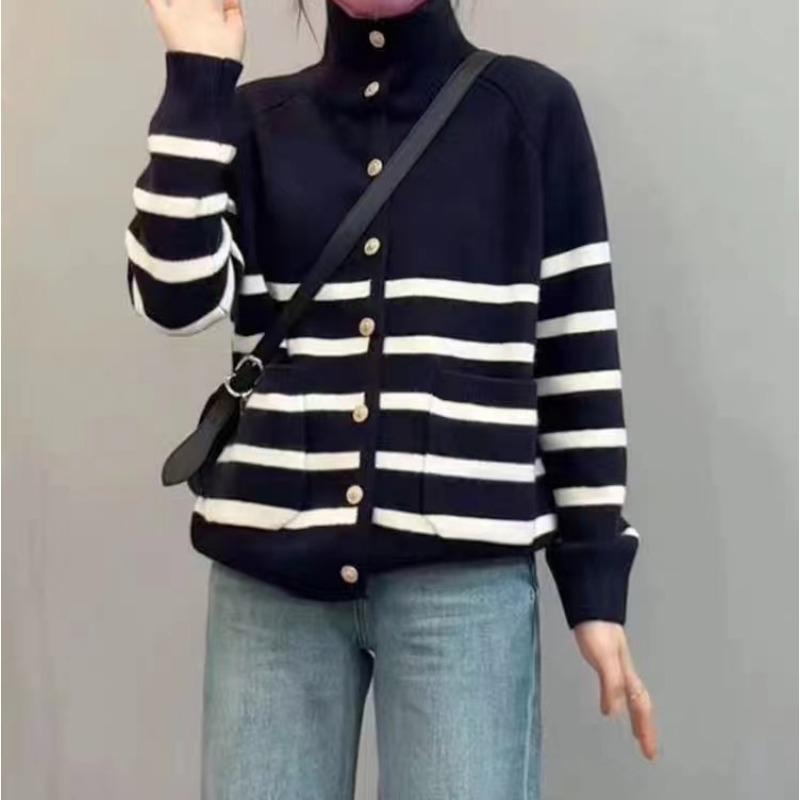 Winter new striped lazy turtleneck single-breasted loose casual sweater jacket versatile top design sense average size
Winter new striped lazy turtleneck single-breasted loose casual sweater jacket versatile top design sense average size