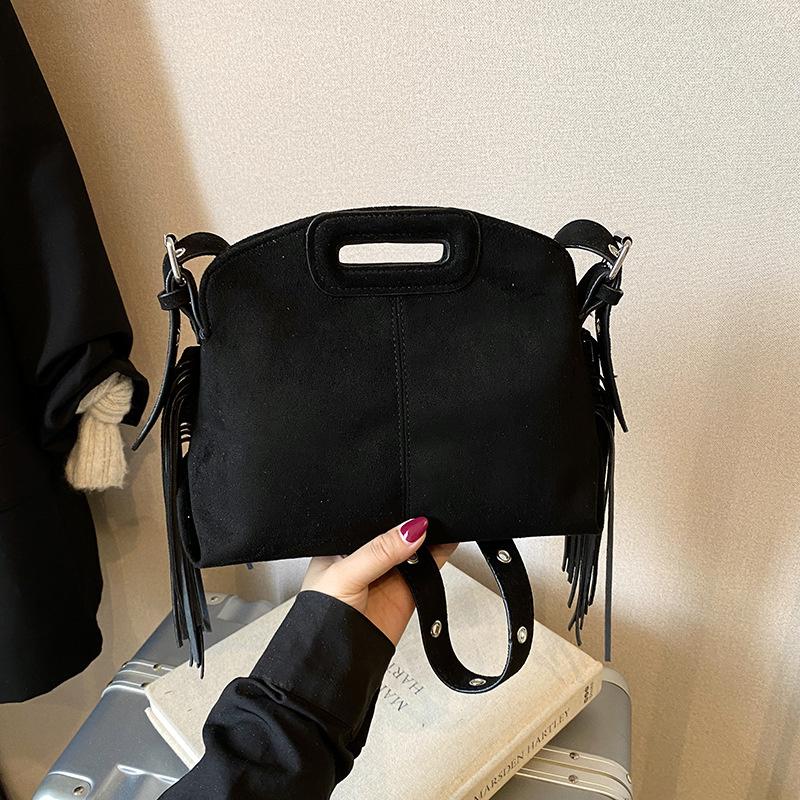 Yogodlns Brand Designer Suede Women s Shoulder Bag Retro Tassel Crossbody Bag Bucket Handbag 24x10x20cm чёрный
Yogodlns Brand Designer Suede Women s Shoulder Bag Retro Tassel Crossbody Bag Bucket Handbag 24x10x20cm чёрный