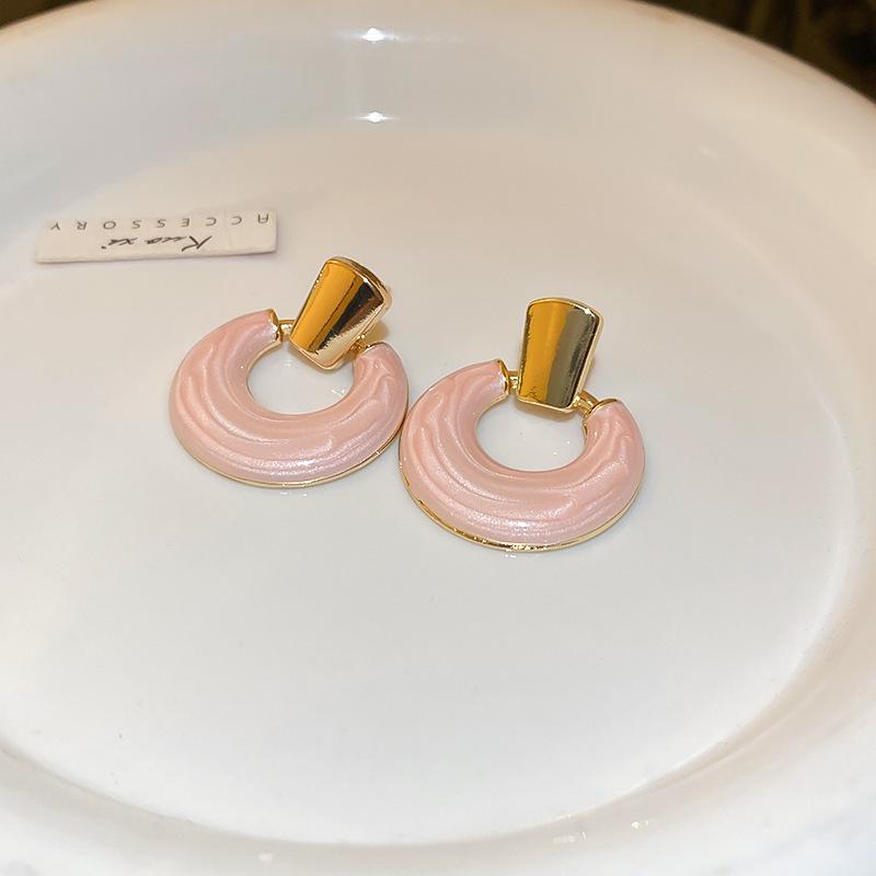 Silver Needle Retro Pearl Flower Earrings - French Niche Fashion, Elegant Light Luxury Studs for Women
Silver Needle Retro Pearl Flower Earrings - French Niche Fashion, Elegant Light Luxury Studs for Women