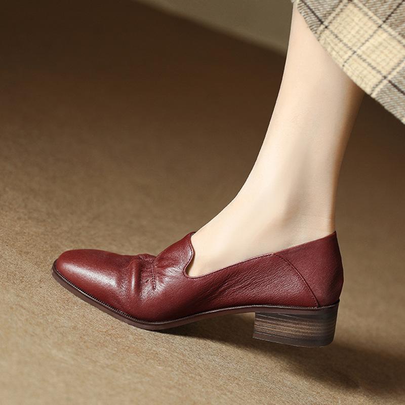 Французская мода мягкая кожа низкий каблук туфли-лодочки женские 2025 новые квадратный носок глубокий вырез туфли бабушки удобные маленькие кожаные туфли 40 кирпич красный
Французская мода мягкая кожа низкий каблук туфли-лодочки женские 2025 новые квадратный носок глубокий вырез туфли бабушки удобные маленькие кожаные туфли 40 кирпич красный