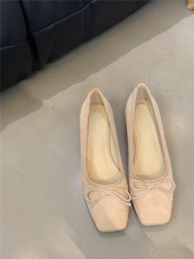 French temperament thick heel single shoes women s 2024 new niche elegant gentle fairy suede light mouth evening shoes 39 абрикосовий
French temperament thick heel single shoes women s 2024 new niche elegant gentle fairy suede light mouth evening shoes 39 абрикосовий