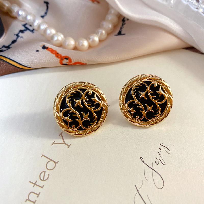 Французские ретро серьги-пусеты из серебра 925 пробы с жемчугом и эмалью
Французские ретро серьги-пусеты из серебра 925 пробы с жемчугом и эмалью