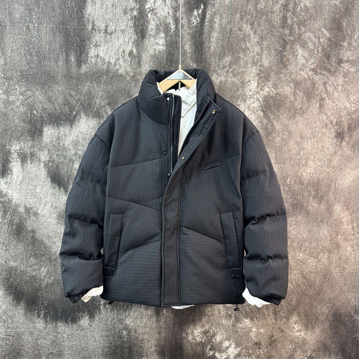 Мужская модная свободная текстурированная утолщенная зимняя куртка-пуховик со стойкой M 95-115 lbs чёрный
Мужская модная свободная текстурированная утолщенная зимняя куртка-пуховик со стойкой M 95-115 lbs чёрный