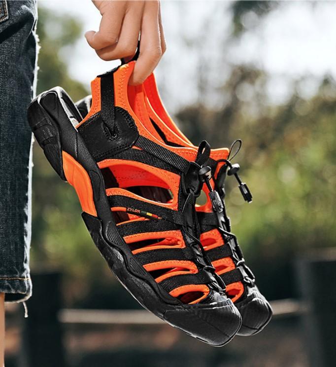 Летние мужские уличные легкие полые повседневные сандалии
Летние мужские уличные легкие полые повседневные сандалии