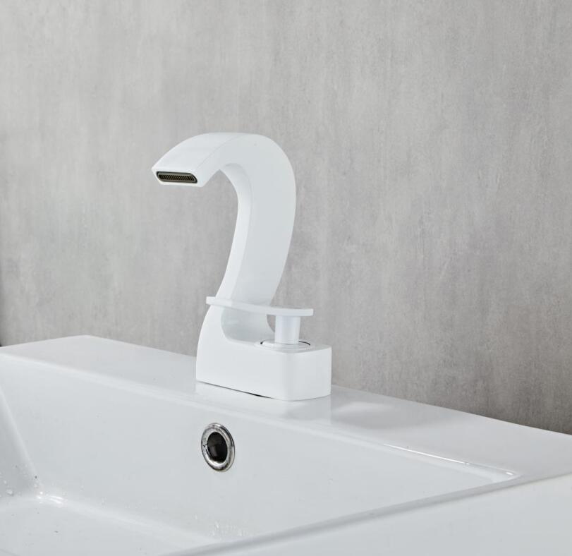 New Sink Faucet Bathroom Hot and Cold Gold Single Lever Basin Water Mixer Tap Bathroom Brass White Gold Mixer белый
New Sink Faucet Bathroom Hot and Cold Gold Single Lever Basin Water Mixer Tap Bathroom Brass White Gold Mixer белый