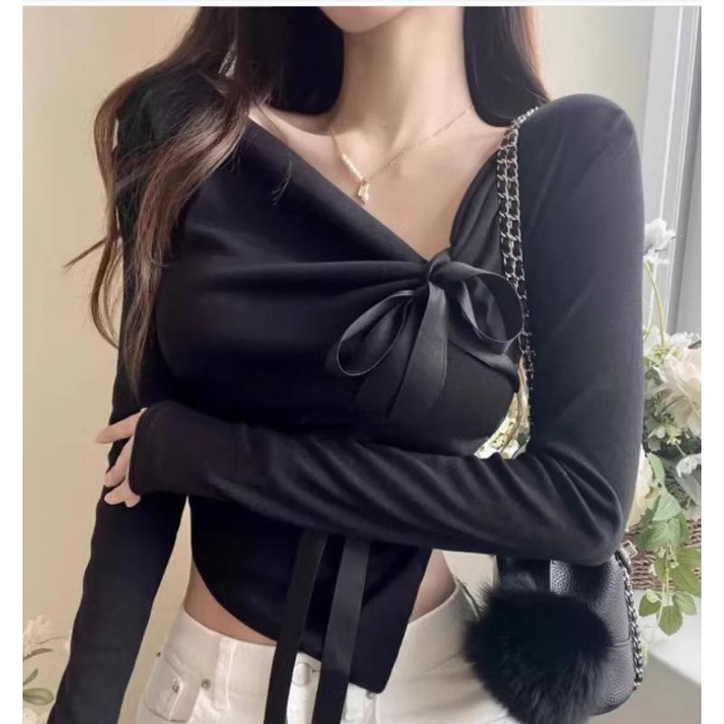 Korean Style Women s Off-Shoulder Bow T-Shirt & Skirt Shorts Set One size
Korean Style Women s Off-Shoulder Bow T-Shirt & Skirt Shorts Set One size