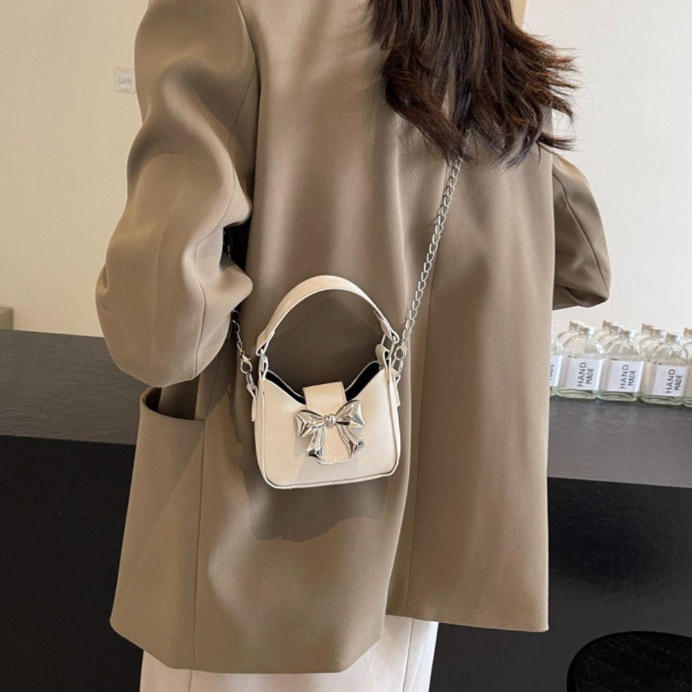 Pu Leather Silver Bucket Bag Mini Women s Shoulder Bag Casual Bow Buckle PU Bag Travel срібний
Pu Leather Silver Bucket Bag Mini Women s Shoulder Bag Casual Bow Buckle PU Bag Travel срібний