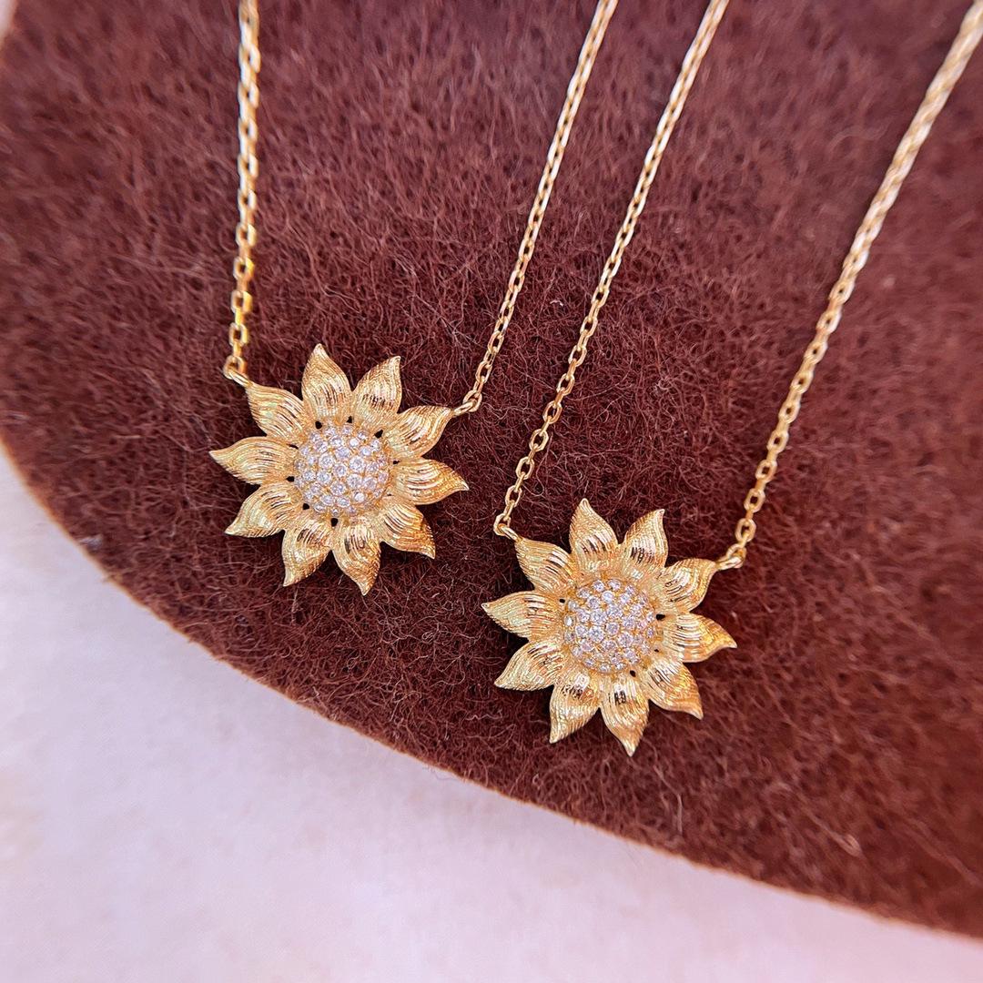 S925 Sterling Silver Sunflower Pendant: Minimalist Mori Style Luxury Necklace 925 Silver
S925 Sterling Silver Sunflower Pendant: Minimalist Mori Style Luxury Necklace 925 Silver