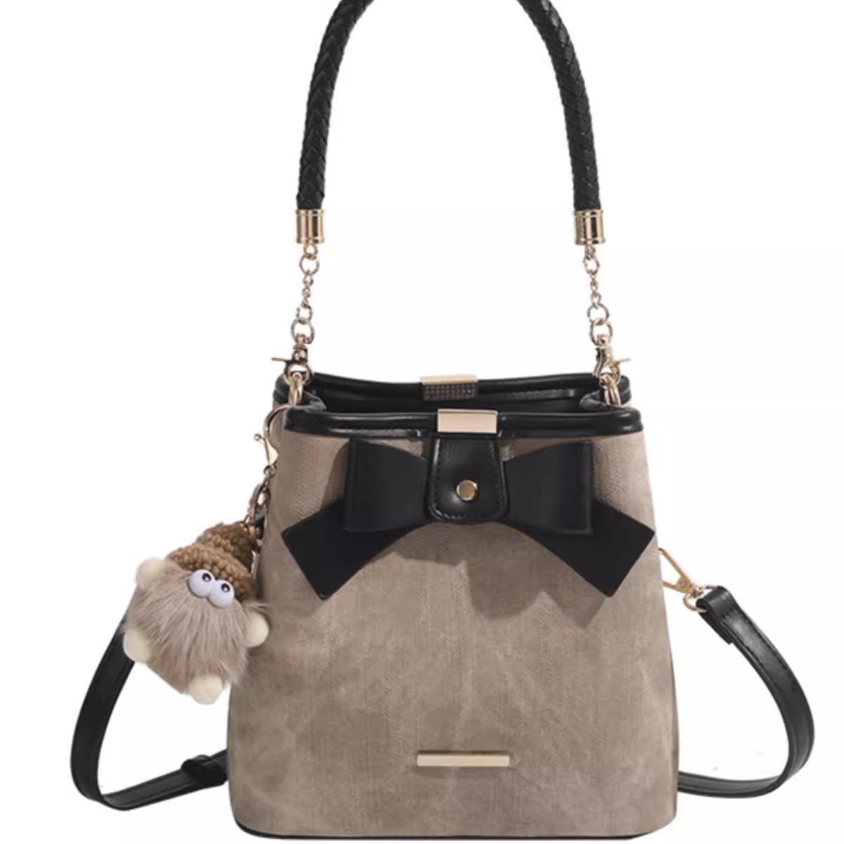 Женская сумка-ведро из искусственной кожи с бантом, элегантная и роскошная сумка через плечо, нишевый дизайн, высокое качество, новинка
Женская сумка-ведро из искусственной кожи с бантом, элегантная и роскошная сумка через плечо, нишевый дизайн, высокое качество, новинка