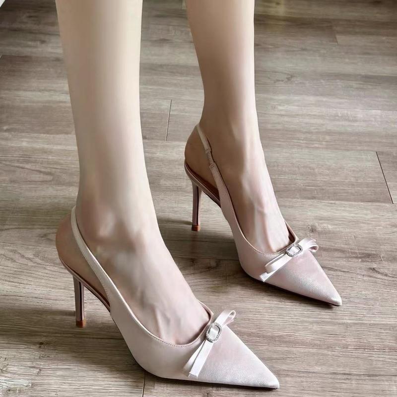Fashion Summer New Style Fashionable Pointed Satin High Heels Brand Design Butterfly Decoration Party Dress Temperament Stiletto Sandals 34
Fashion Summer New Style Fashionable Pointed Satin High Heels Brand Design Butterfly Decoration Party Dress Temperament Stiletto Sandals 34