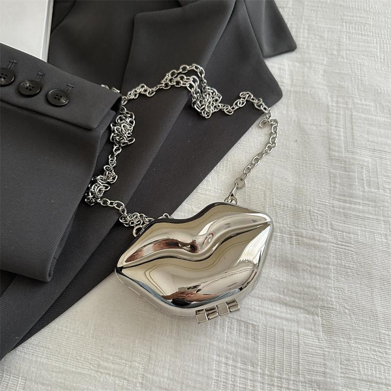 Stylish Chic Metallic Underarm Bag Perfect For Autumn Casual Outfits In Heart Gold And Silver Lip Silver
Stylish Chic Metallic Underarm Bag Perfect For Autumn Casual Outfits In Heart Gold And Silver Lip Silver