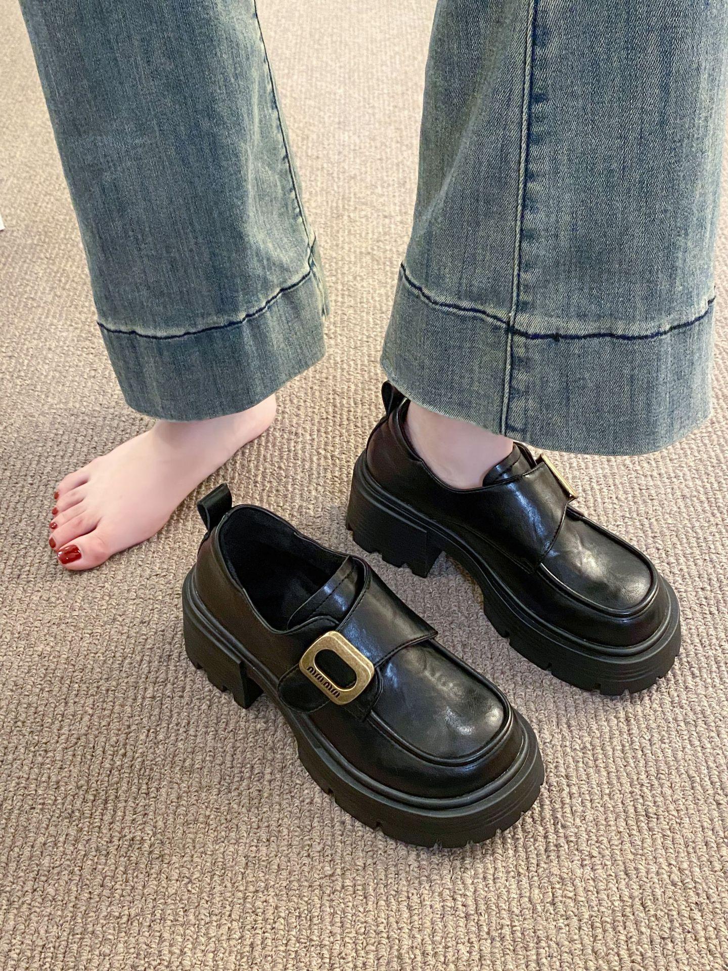 Thick-soled Mary Jane shoes for women s 2025 spring new retro heightening black Japanese jk with skirt light mouth small leather shoes 35 чёрный
Thick-soled Mary Jane shoes for women s 2025 spring new retro heightening black Japanese jk with skirt light mouth small leather shoes 35 чёрный