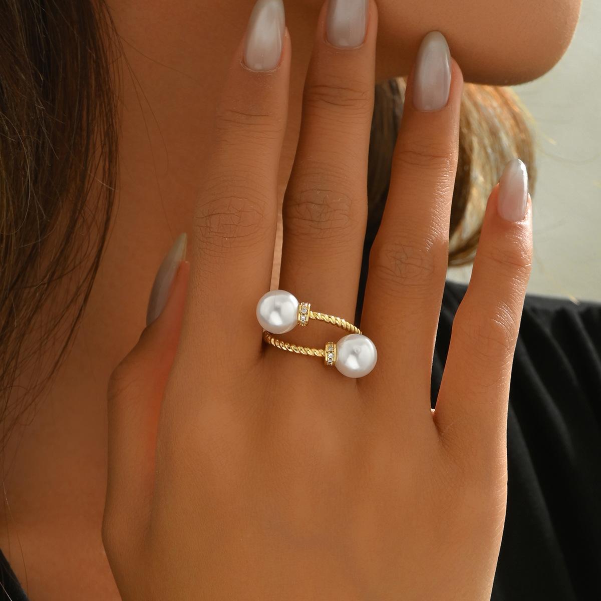 Simple Japanese and Korean Classic Style Women s Ring Geometric Thread Design Inlaid Zircon Open-End Pearl Ring All-Match Jewelry AJZ10016
Simple Japanese and Korean Classic Style Women s Ring Geometric Thread Design Inlaid Zircon Open-End Pearl Ring All-Match Jewelry AJZ10016