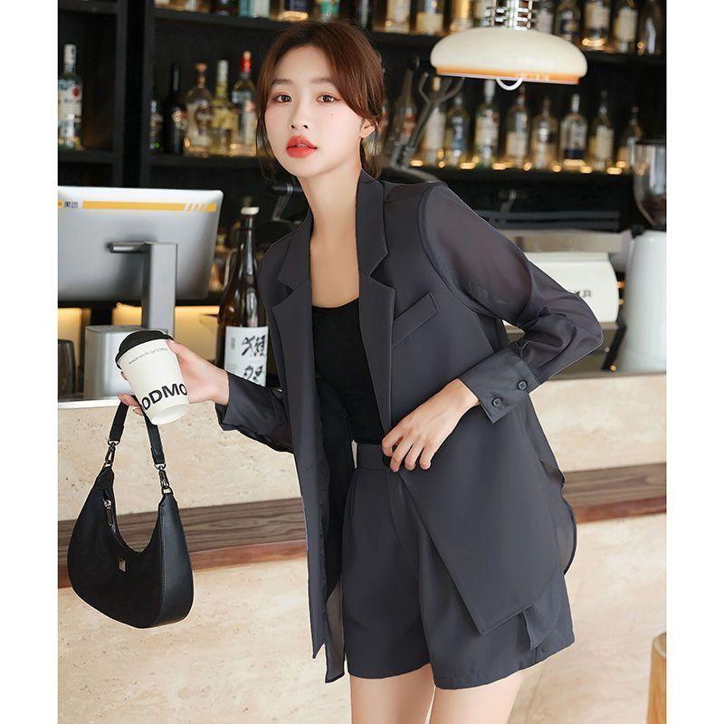 Spring and Summer Korean Style Suit Fashionable Long Sleeved Top+shorts Two-piece Set XS
Spring and Summer Korean Style Suit Fashionable Long Sleeved Top+shorts Two-piece Set XS