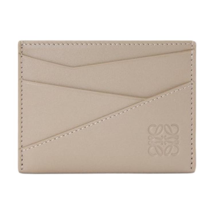 Loewe Puzzle Embossed Letter Riddle Geometric Pattern Calfskin Card Holder Women Card Holder Beige C510Q77X02-2180 Basic Set (Bag+Dust Bag)
Loewe Puzzle Embossed Letter Riddle Geometric Pattern Calfskin Card Holder Women Card Holder Beige C510Q77X02-2180 Basic Set (Bag+Dust Bag)