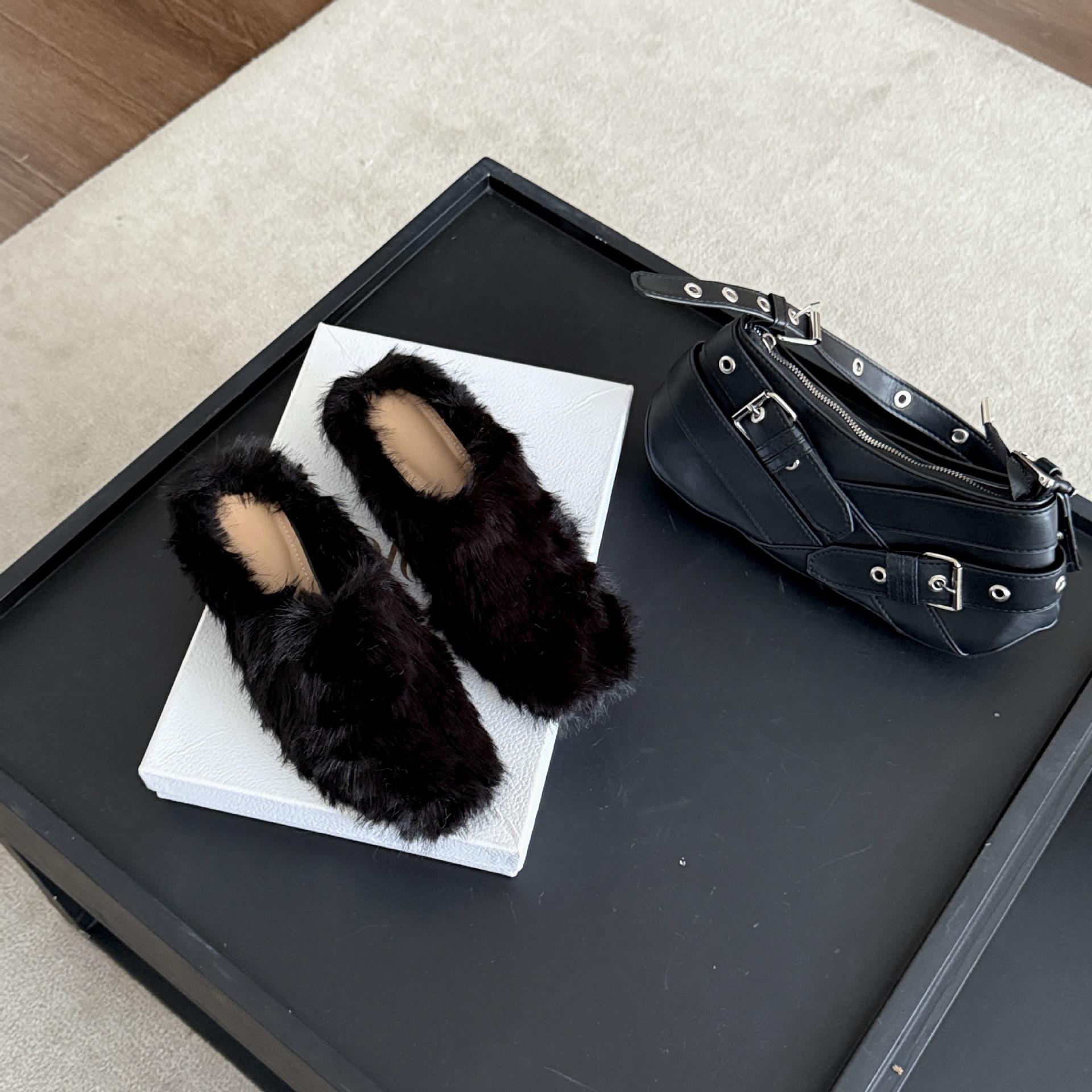 Европейский и американский стиль модные туфли с квадратным носком и глубоким вырезом, шлепанцы с кошачьим каблуком, осень 2025, простая женская обувь на плоской подошве, пушистые шлепанцы 39 чёрный
Европейский и американский стиль модные туфли с квадратным носком и глубоким вырезом, шлепанцы с кошачьим каблуком, осень 2025, простая женская обувь на плоской подошве, пушистые шлепанцы 39 чёрный