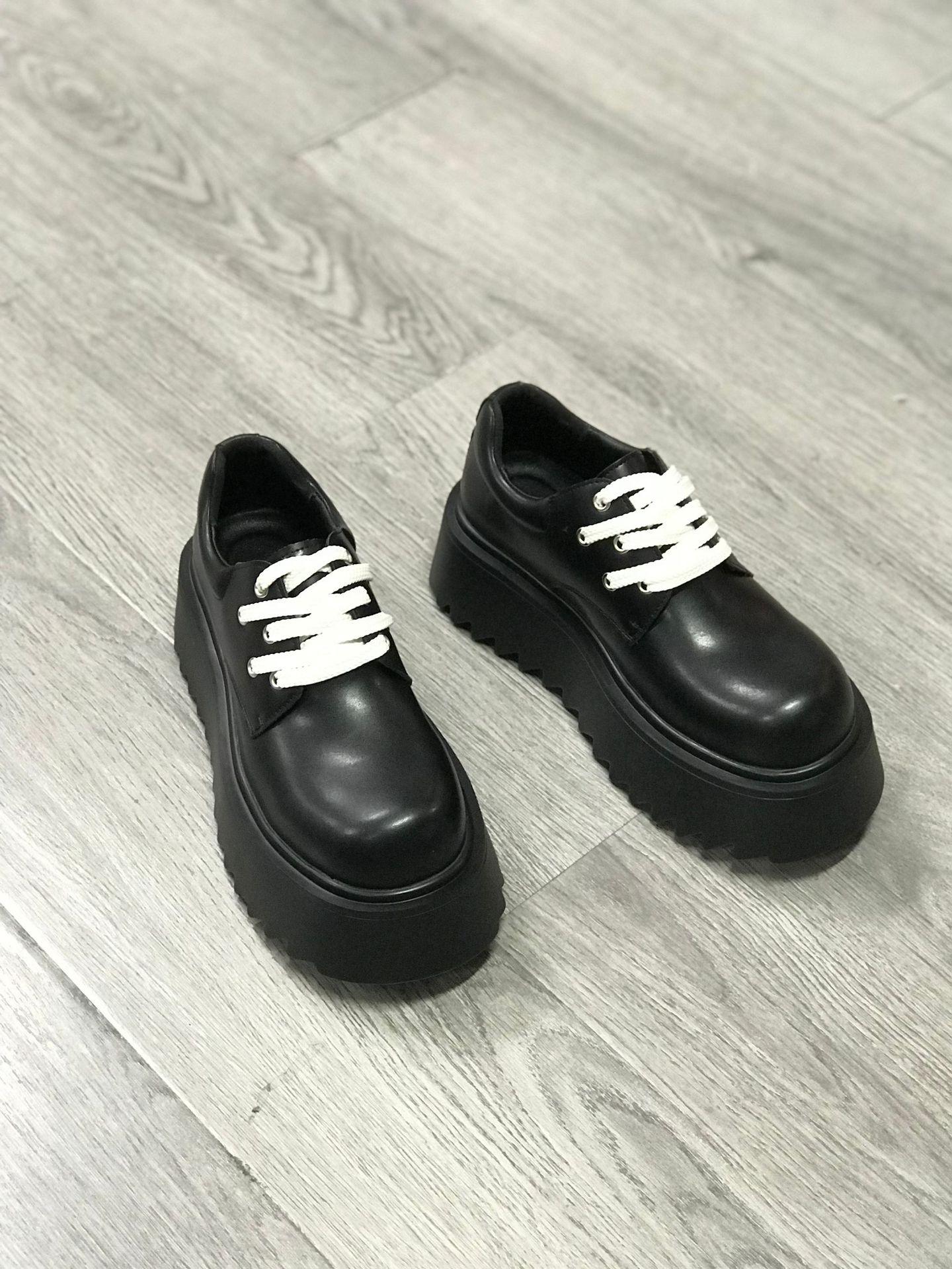 Новые универсальные мужские туфли на платформе, небольшие кожаные туфли, молодежный тренд, увеличивающий рост, удобные британские мужские туфли на шнуровке 10984 38 чёрный
Новые универсальные мужские туфли на платформе, небольшие кожаные туфли, молодежный тренд, увеличивающий рост, удобные британские мужские туфли на шнуровке 10984 38 чёрный