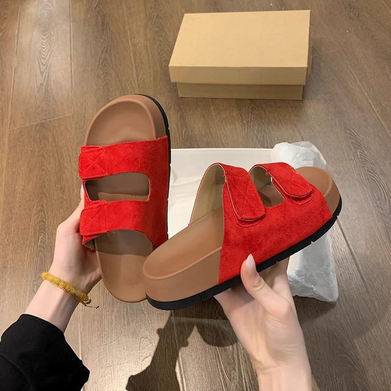 Slippers women s 2025 new summer wear fashion sandals with skirts to go to work, step on shit, soft bottom, not tired feet explosion 35
Slippers women s 2025 new summer wear fashion sandals with skirts to go to work, step on shit, soft bottom, not tired feet explosion 35