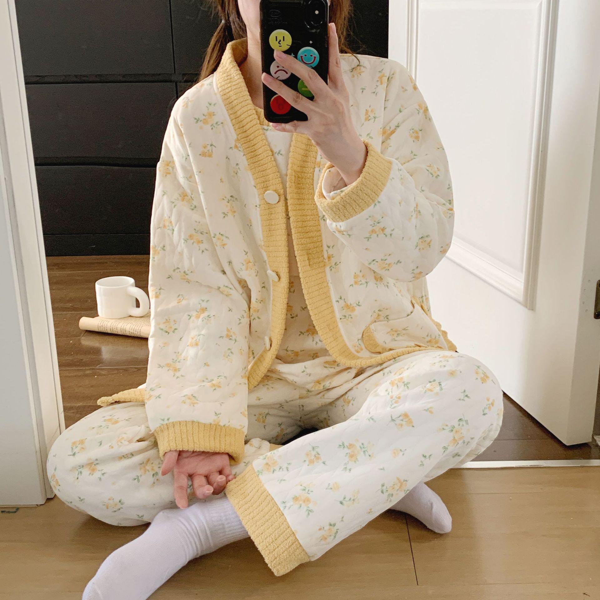 Winter Thickened Air Cotton Maternity Pajama Set: Cozy Three-Piece for Postpartum and Nursing Moms (Autumn/Winter) L
Winter Thickened Air Cotton Maternity Pajama Set: Cozy Three-Piece for Postpartum and Nursing Moms (Autumn/Winter) L