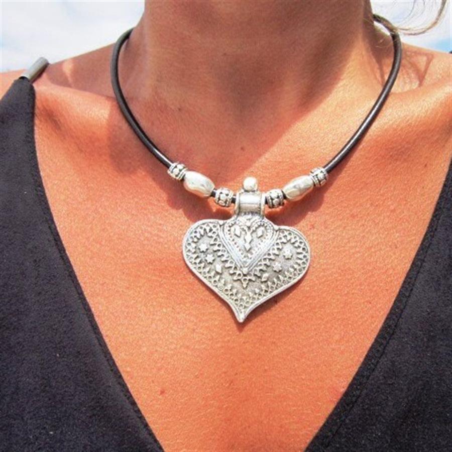 Hanmade Bohemian Jewelry Pendant Necklace 1PC Gift Women Love Heart Exaggeration Vintage Souvenir Alloy срібний
Hanmade Bohemian Jewelry Pendant Necklace 1PC Gift Women Love Heart Exaggeration Vintage Souvenir Alloy срібний