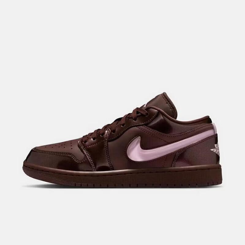 Jordan AJ1 Low Pink Hook Women s Sneakers 37.5
Jordan AJ1 Low Pink Hook Women s Sneakers 37.5