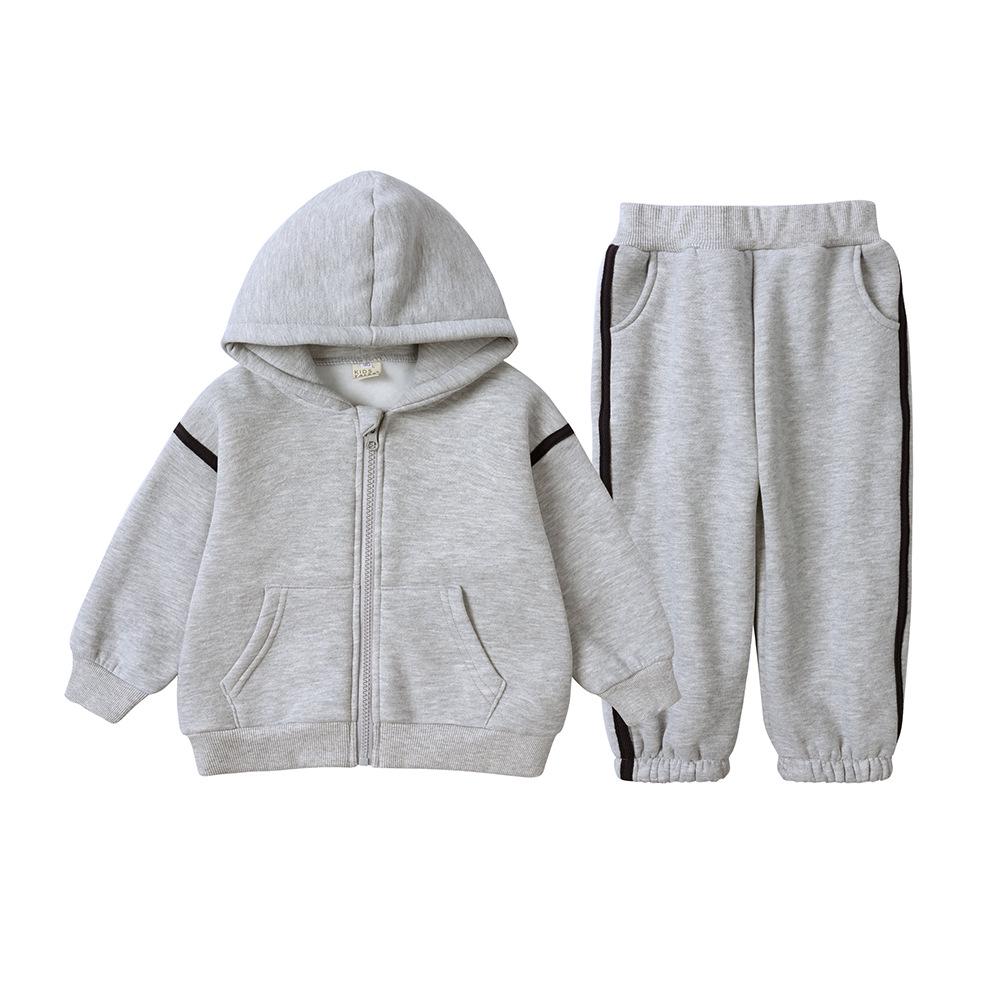 Children s Trendy Hooded Jacket & Joggers Set: European/American Style, Solid Colors, Autumn/Winter, Unisex 2-Piece for Students. Size 110
Children s Trendy Hooded Jacket & Joggers Set: European/American Style, Solid Colors, Autumn/Winter, Unisex 2-Piece for Students. Size 110