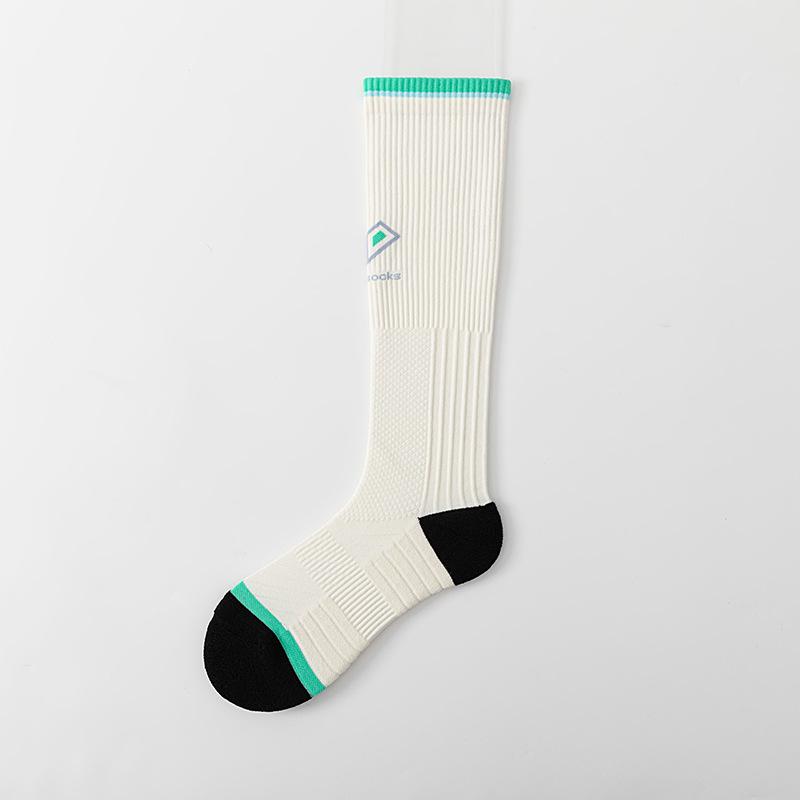 Женские спортивные носки с легкой компрессией, махровой подошвой и нескользящим эффектом - влагоотводящие для бега, бадминтона, пеших прогулок и йоги. One Size покинуть белый
Женские спортивные носки с легкой компрессией, махровой подошвой и нескользящим эффектом - влагоотводящие для бега, бадминтона, пеших прогулок и йоги. One Size покинуть белый