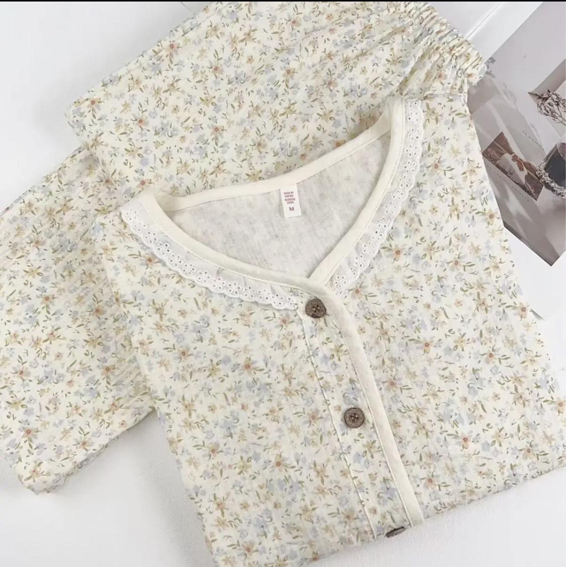 Customized Spring/Summer Double-Layer Cotton Gauze Sweet Style Long Sleeve Pajama Set L (50-60 kg)
Customized Spring/Summer Double-Layer Cotton Gauze Sweet Style Long Sleeve Pajama Set L (50-60 kg)