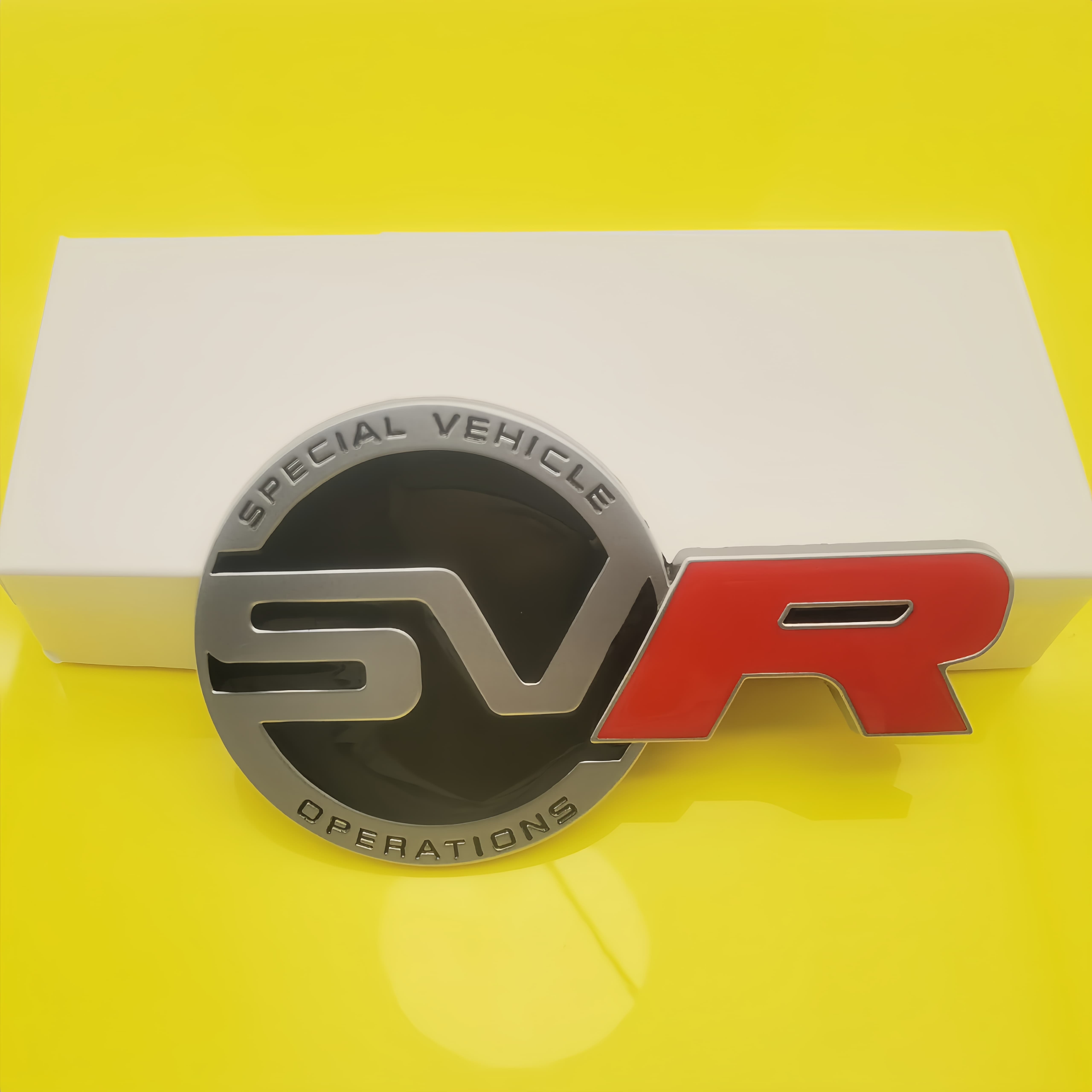 1 шт. Наклейка з емблемою SVR Логотип на задню кришку багажника автомобіля, Емблема кузова автомобіля для R/anger-Rover Sport D-iscovery D-efender F-reelander чорний/старий срібного кольору
1 шт. Наклейка з емблемою SVR Логотип на задню кришку багажника автомобіля, Емблема кузова автомобіля для R/anger-Rover Sport D-iscovery D-efender F-reelander чорний/старий срібного кольору