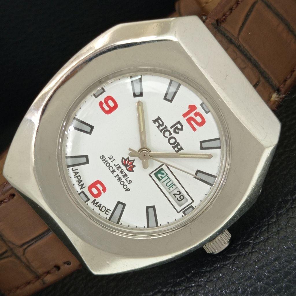 RICOH R31 AUTOMATIC VINTAGE JAPAN MENS WHITE COLOR DIAL WATCH a707687-1
RICOH R31 AUTOMATIC VINTAGE JAPAN MENS WHITE COLOR DIAL WATCH a707687-1