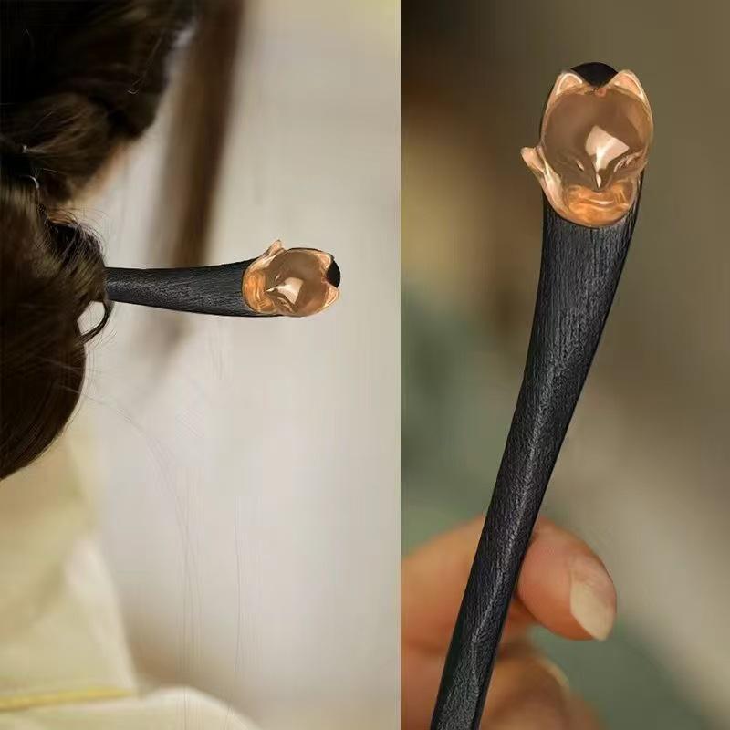 Элегантная деревянная заколка для волос «Ландыш» - в традиционном китайском стиле для женщин, идеально подходит для изысканных причесок и нарядов ханьфу
Элегантная деревянная заколка для волос «Ландыш» - в традиционном китайском стиле для женщин, идеально подходит для изысканных причесок и нарядов ханьфу