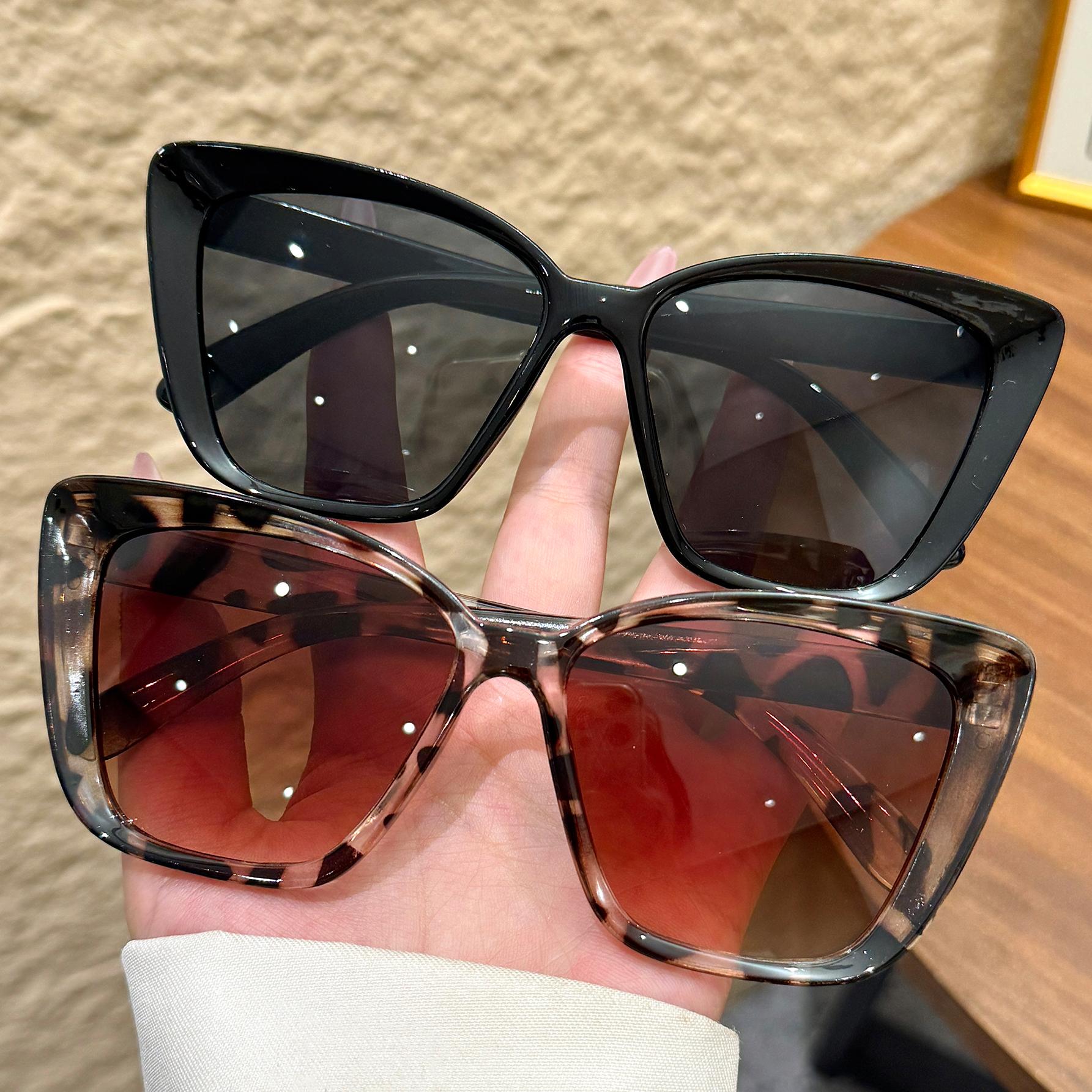 2Pcs Classic Fashion Cat Eye and Square Plastic Frame Women s Sunglasses Men s Daily Life Shade Glasses Accessories
2Pcs Classic Fashion Cat Eye and Square Plastic Frame Women s Sunglasses Men s Daily Life Shade Glasses Accessories