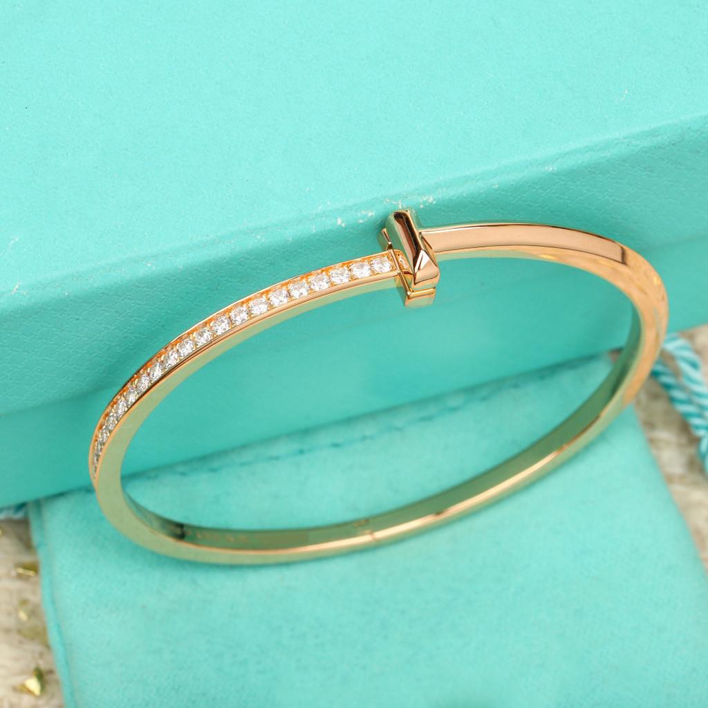 Узкий бриллиантовый браслет с буквой T для повседневной носки, мужской и женский стили, бесплатная доставка, подарок на день рождения, изготовлено на станке с ЧПУ розового золота
Узкий бриллиантовый браслет с буквой T для повседневной носки, мужской и женский стили, бесплатная доставка, подарок на день рождения, изготовлено на станке с ЧПУ розового золота