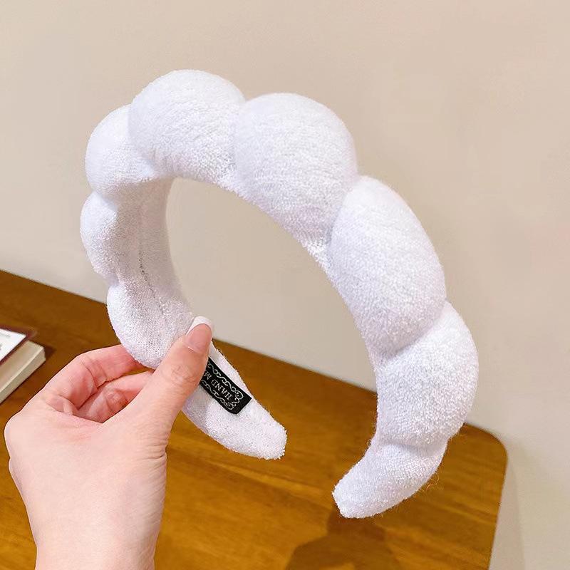 European and American high cranial top creative handmade twist sponge headband towel velvet bread roll headband female broken hair белый
European and American high cranial top creative handmade twist sponge headband towel velvet bread roll headband female broken hair белый