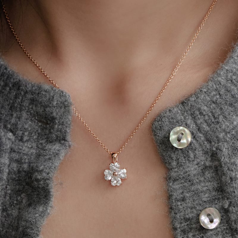 GETMEBLING LUCKY CLOVER NECKLACE ONE(N430)
GETMEBLING LUCKY CLOVER NECKLACE ONE(N430)