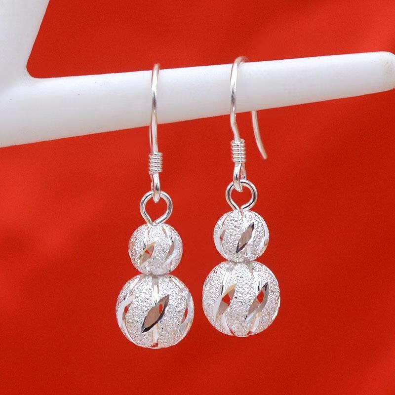 Elegant Ethnic Silver Gourd Earrings - Retro, Versatile Gift for Mom
Elegant Ethnic Silver Gourd Earrings - Retro, Versatile Gift for Mom
