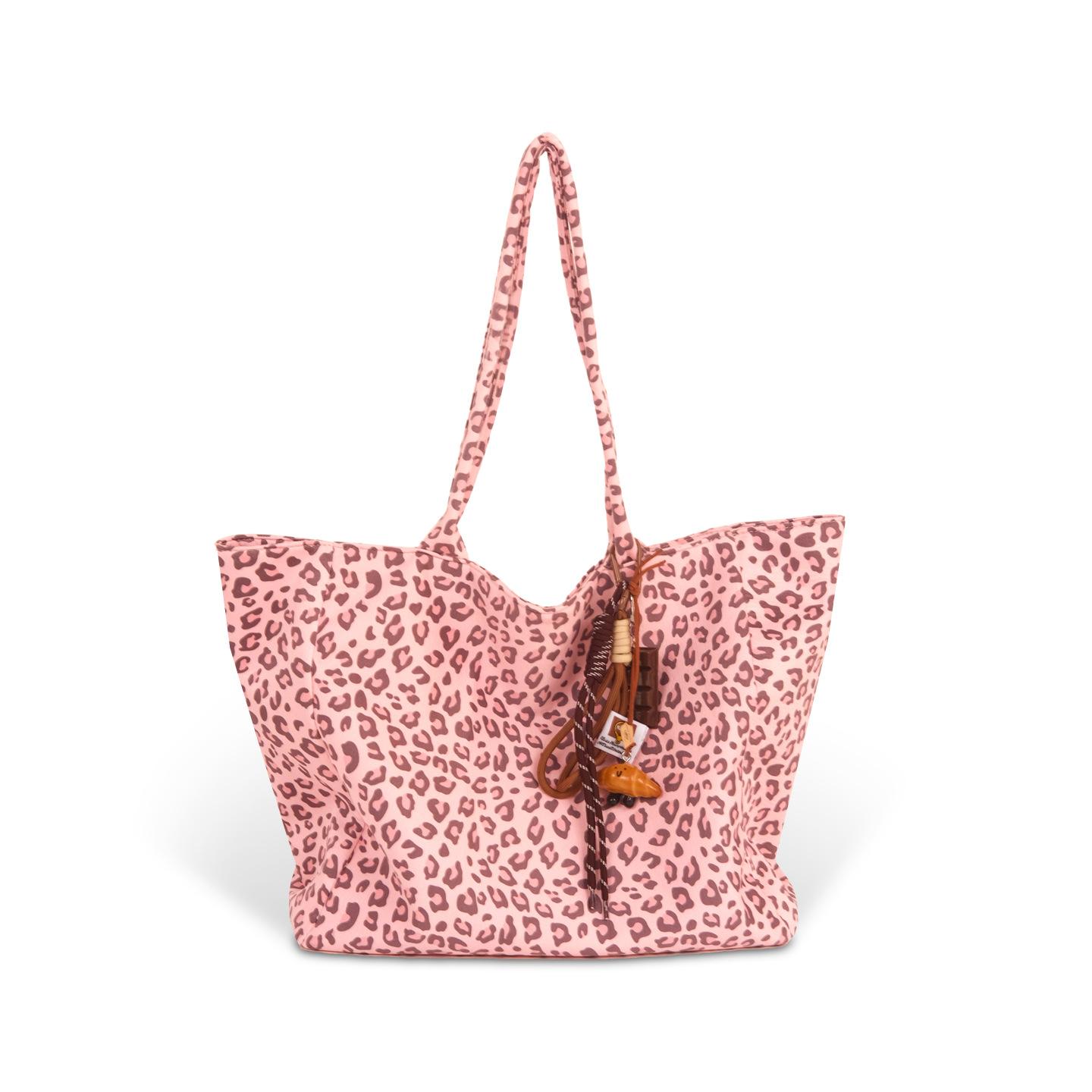 Pink leopard print canvas shoulder bag women s large capacity shoulder bag large capacity commuting tote bag tote bag
Pink leopard print canvas shoulder bag women s large capacity shoulder bag large capacity commuting tote bag tote bag