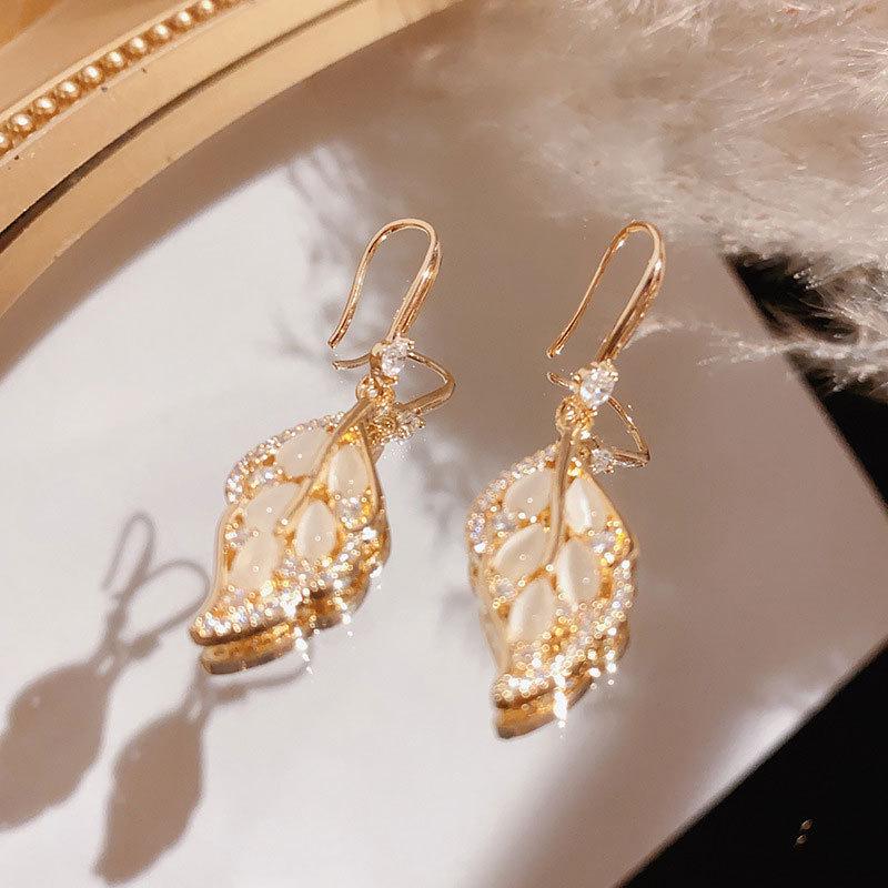 Elegant Golden Leaf Jade Earrings - 2024 Trendy High-End Luxury Design золотистый/лист
Elegant Golden Leaf Jade Earrings - 2024 Trendy High-End Luxury Design золотистый/лист