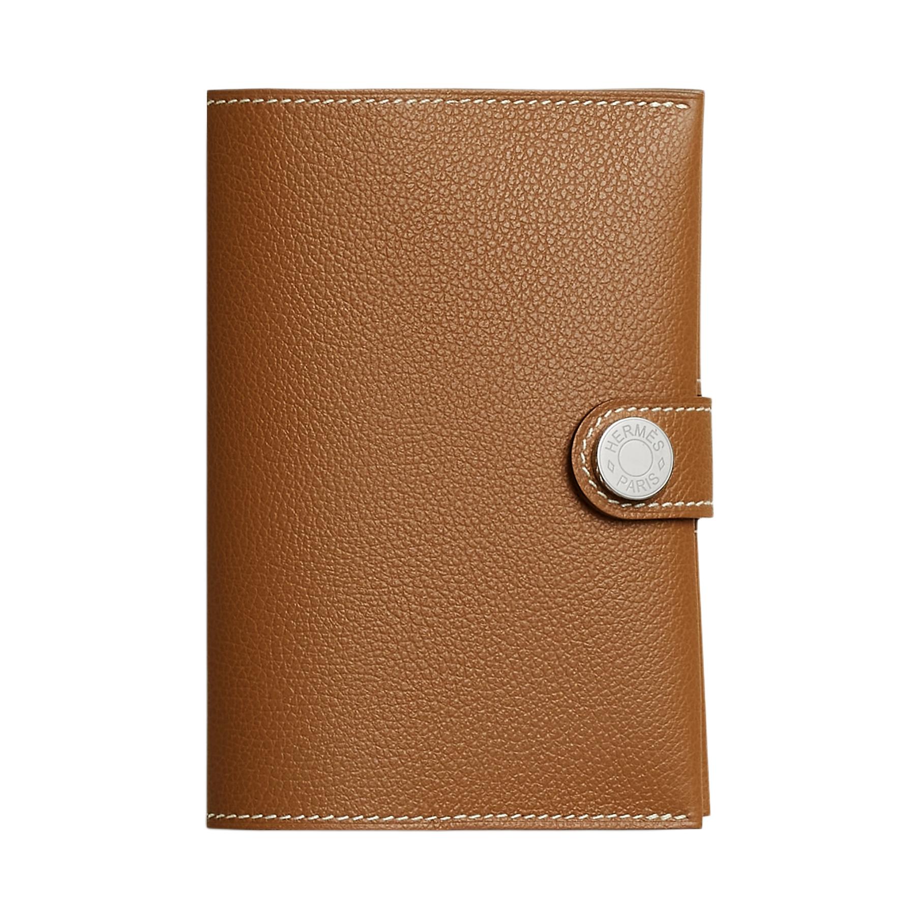 Hermes R.M.S 9 Palladium Silver Buckle Snap Closure Evercolor Leather Passport Holder Men accessories Gold Brown H088009CK37 Box Included
Hermes R.M.S 9 Palladium Silver Buckle Snap Closure Evercolor Leather Passport Holder Men accessories Gold Brown H088009CK37 Box Included