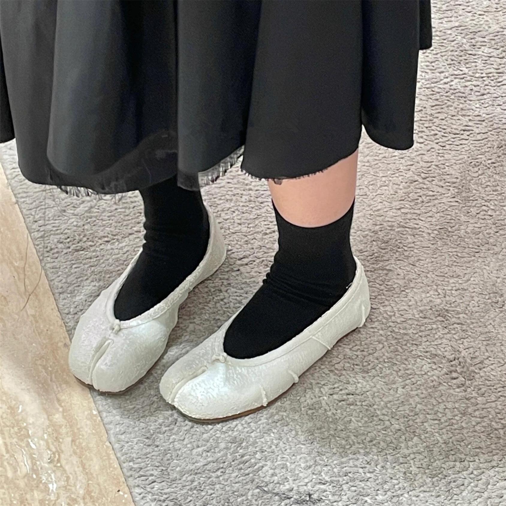 Sheepskin~ niche design pig s trotters split-toed shoes women s flat shoes new versatile casual retro ballet shoes single shoes 35
Sheepskin~ niche design pig s trotters split-toed shoes women s flat shoes new versatile casual retro ballet shoes single shoes 35