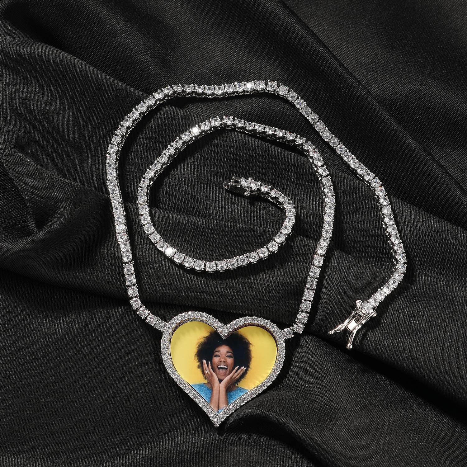 THE BLING KING Custom Love Heart Photo Pendant Welding 3mm Tennis Chain Engrave Name Iced Out CZ Hiphop Jewelry Memory Gift 16inch серебряный
THE BLING KING Custom Love Heart Photo Pendant Welding 3mm Tennis Chain Engrave Name Iced Out CZ Hiphop Jewelry Memory Gift 16inch серебряный