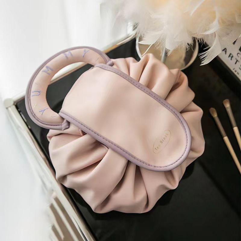 Водонепроницаемая косметичка на шнурке, большая вместимость, портативная сумка для хранения розовый
Водонепроницаемая косметичка на шнурке, большая вместимость, портативная сумка для хранения розовый